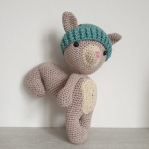 squirrle amigurumi treasure